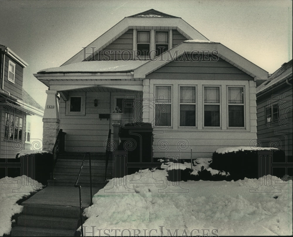 1988 Press Photo Home built in 1928, typical of homes on two blocks, Milwaukee.- Historic Images