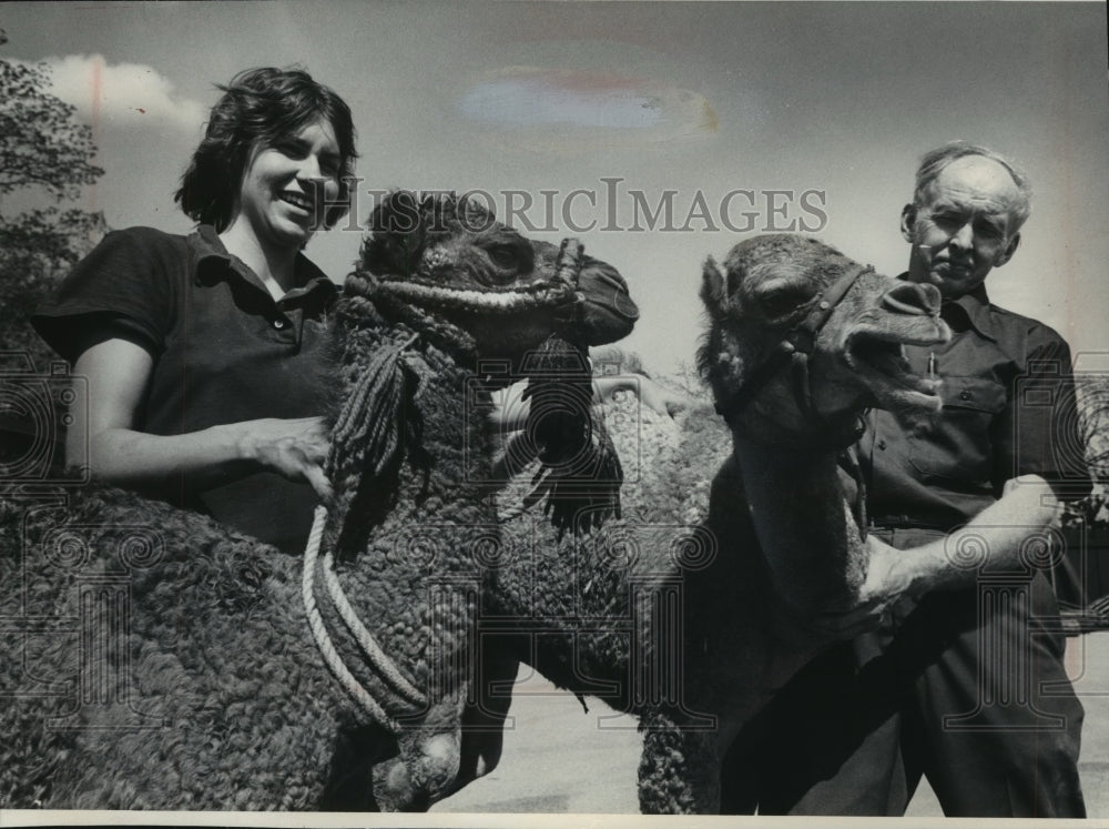 1975 Press Photo Baby camels, Milwaukee County Children&#39;s Zoo- Historic Images