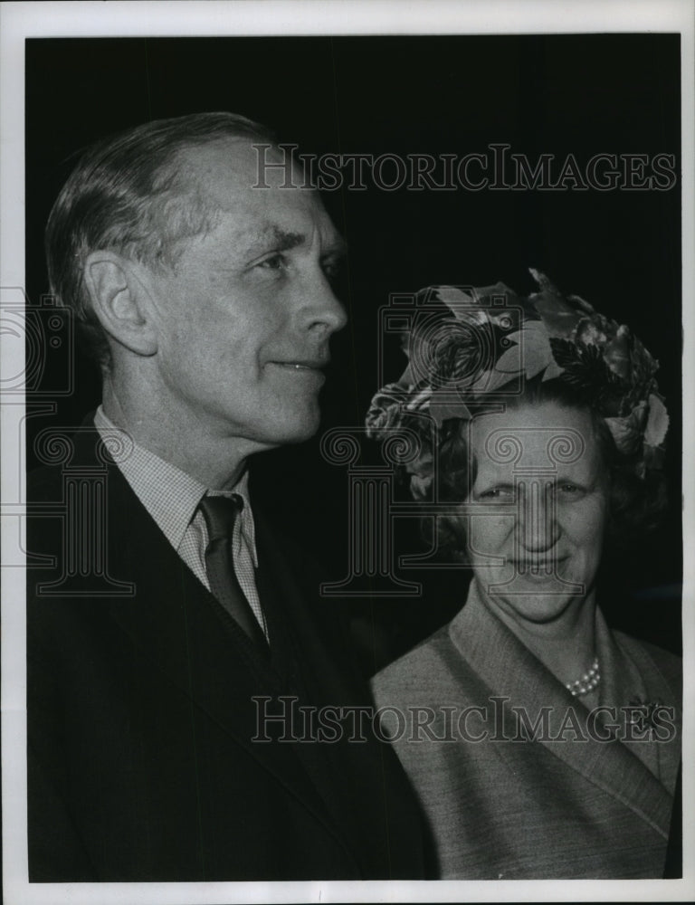 1963 Press Photo Sir Alec Douglas Home, New British Prime Minister and His Wife- Historic Images