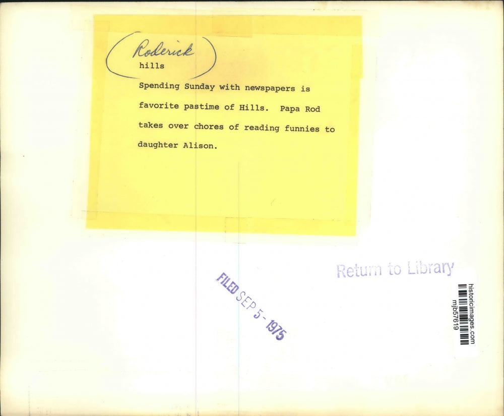 1975 Press Photo Hills Family, Roderick, Carla and daughter Alison - mjb57619