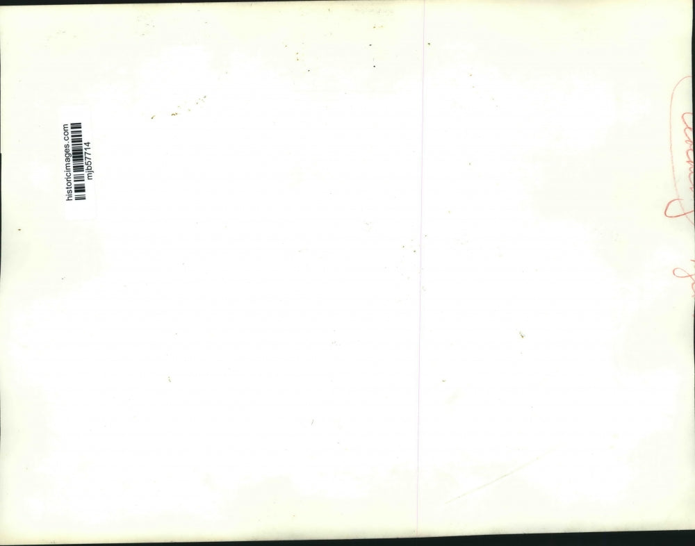 1946 Press Photo Boston office workers walk around crowd lined up for stockings