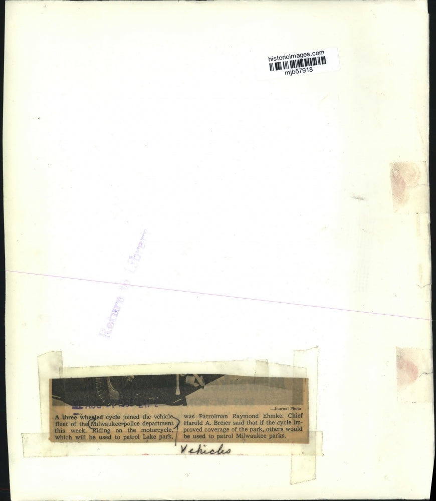 1966 Press Photo Patrolman Ehmke shows of new 3 wheeled cycle, Milwaukee