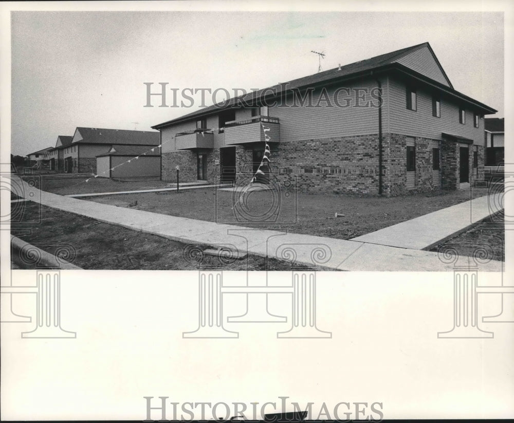 1983 Press Photo Country Oaks Apartments in Oak Creek, first phase opens- Historic Images