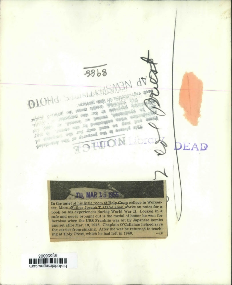 1955 Press Photo Father Joseph O'Callahan writing World War II heroism memoirs