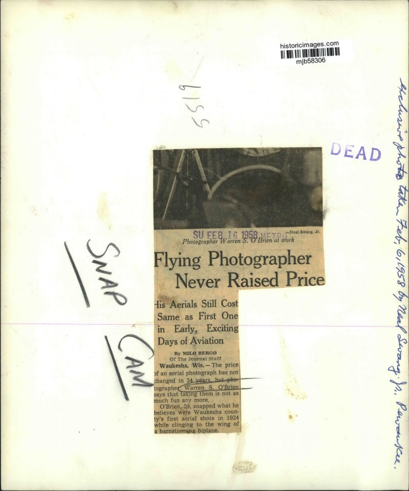 Load image into Gallery viewer, 1958 Press Photo Photographer Warren O'Brien, aerial photographer - mjb58306
