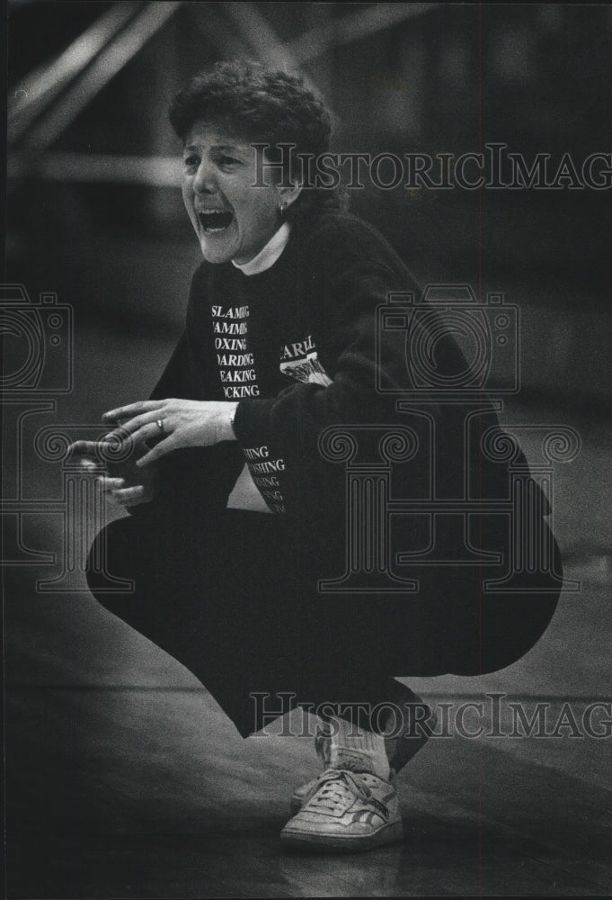 1990 Press Photo Carroll College women basketball coach Sue Hansen - mjb58415- Historic Images