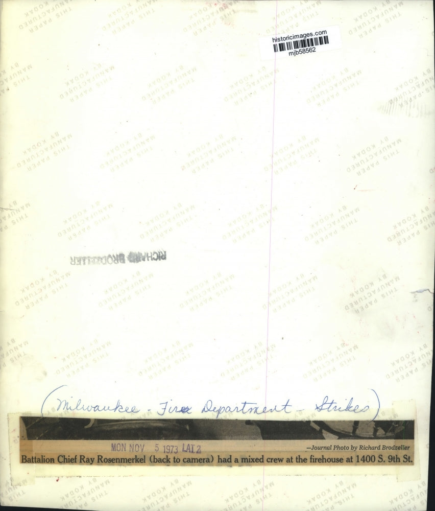 1973 Press Photo Battalion Chief Ray Rosenmerkel and firehouse crew, Milwaukee