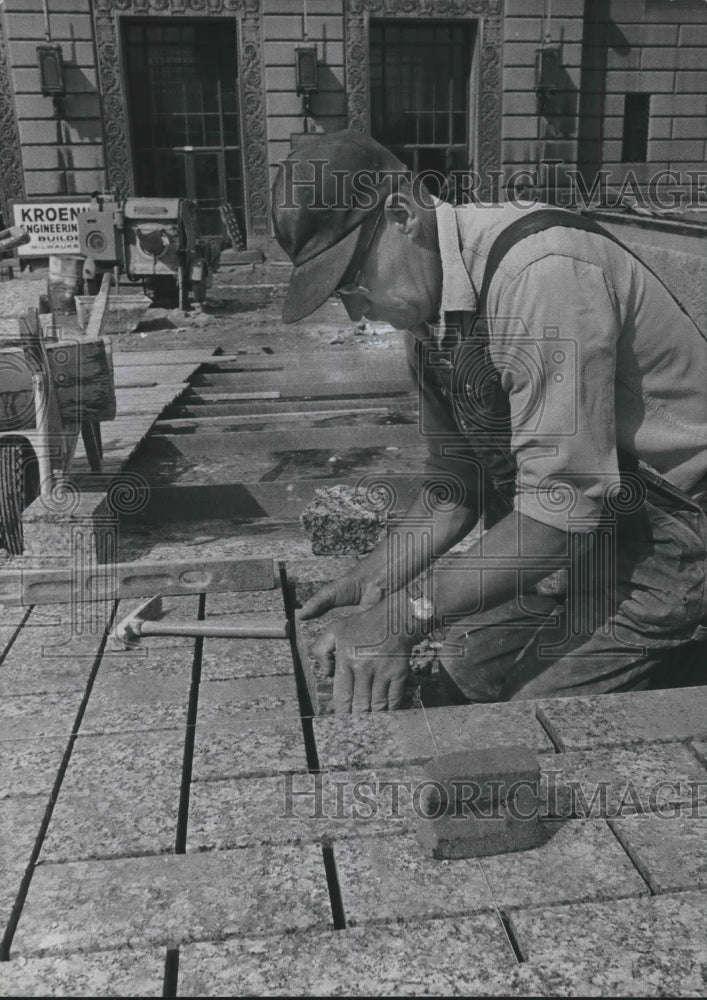 1968 Press Photo Erwin Heil at Milwaukee Civic Center building safety stairway- Historic Images