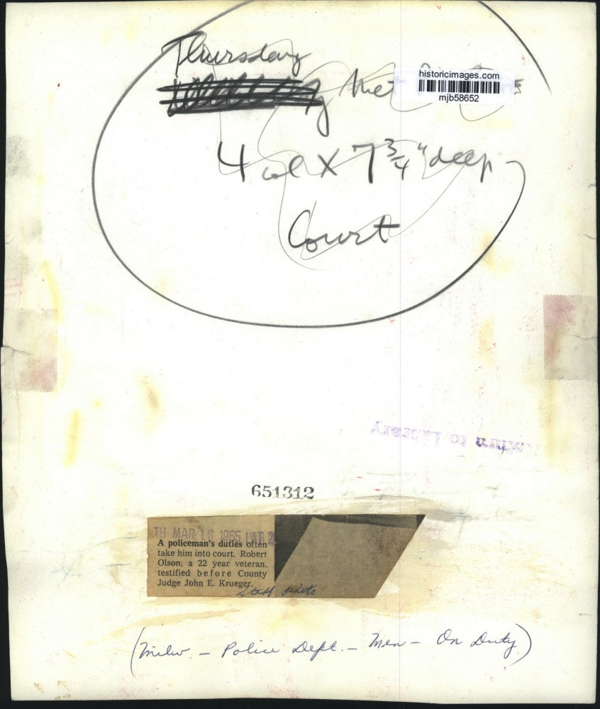 1965 Press Photo Milwaukee Policeman Robert Olson Testifies Before Judge Krueger