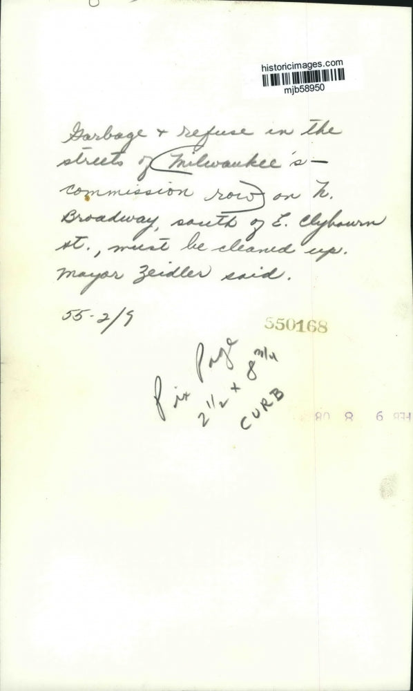 1955 Press Photo Garbage and refuse on Commission Row, Milwaukee, Wisconsin