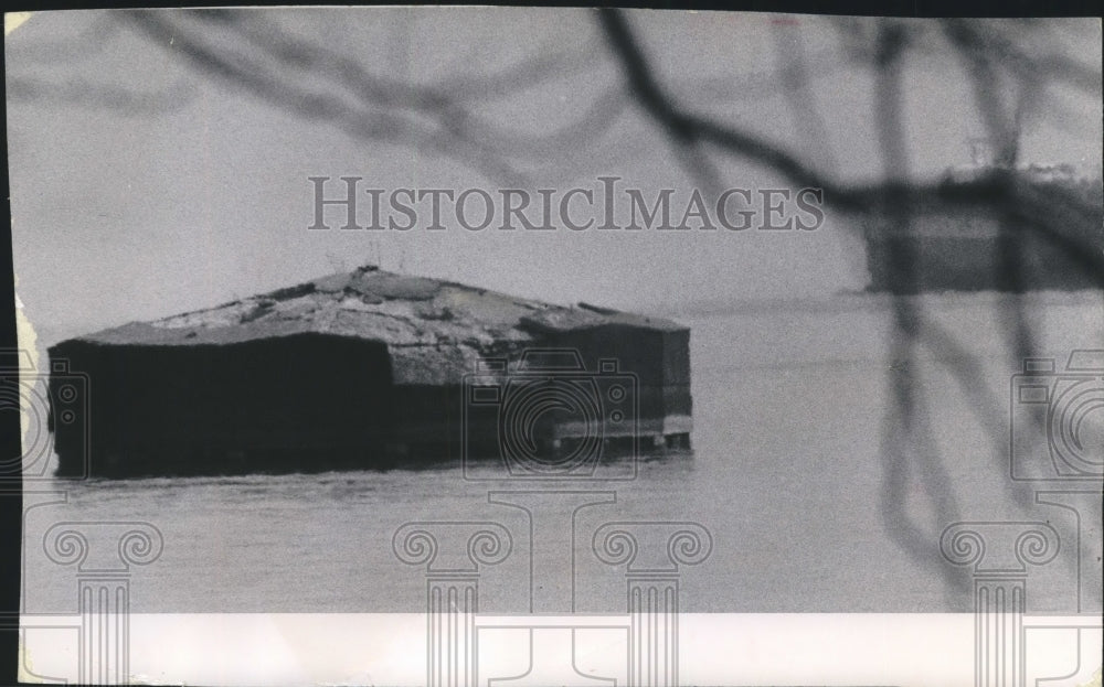 1963 Press Photo Lake Michigan North Point Water Intake Crib, Milwaukee