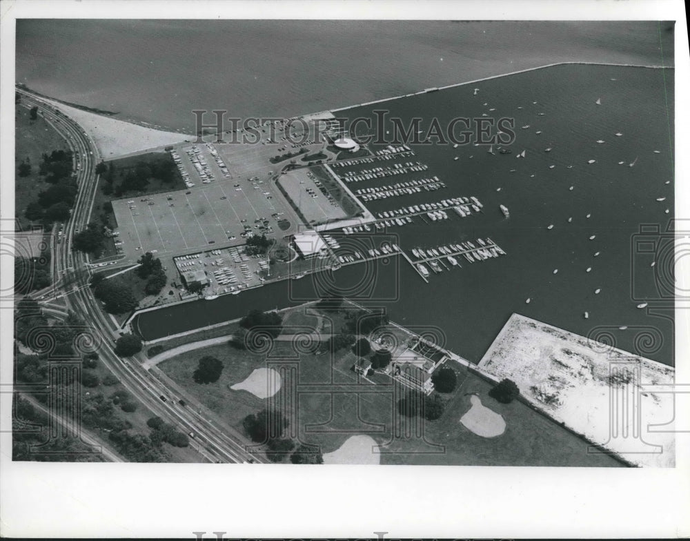 1960 Press Photo Aerial view of downtown Milwaukee - mjb59322