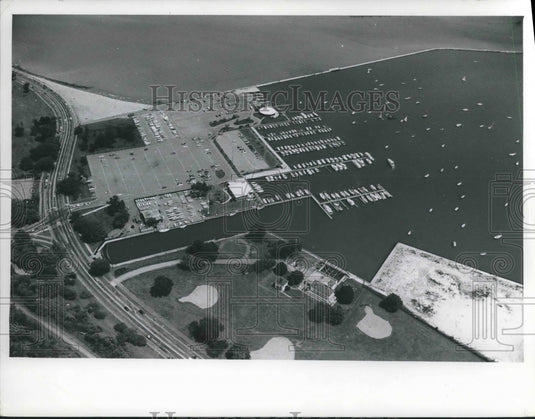 1960 Press Photo Aerial view of downtown Milwaukee - mjb59322