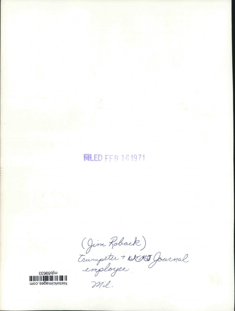 1971 Press Photo Journal Employee Jim Roback Plays the Trumpet, Milwaukee