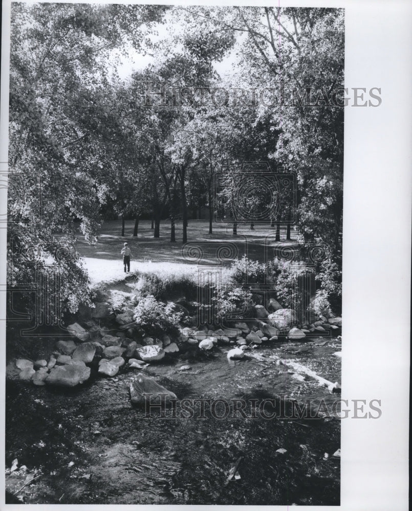 1960 Press Photo Scenic View of Menomonee River Parkway - Milwaukee County