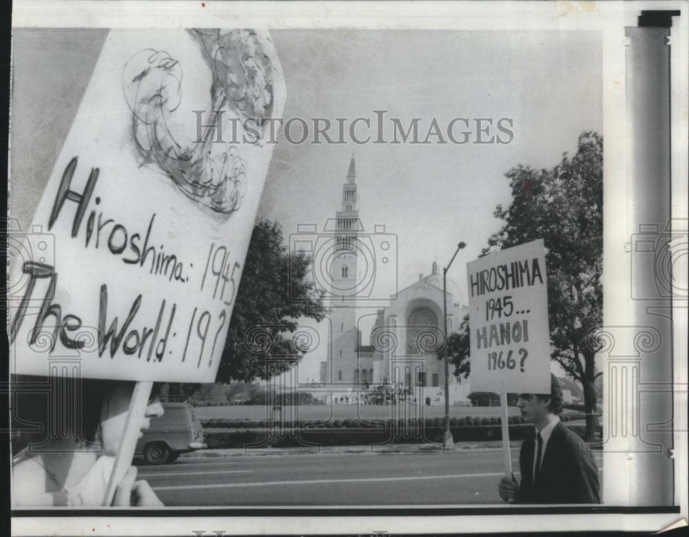1966 Press Photo Washington D.C. Patrick Nugent and wife had wedding protestors- Historic Images