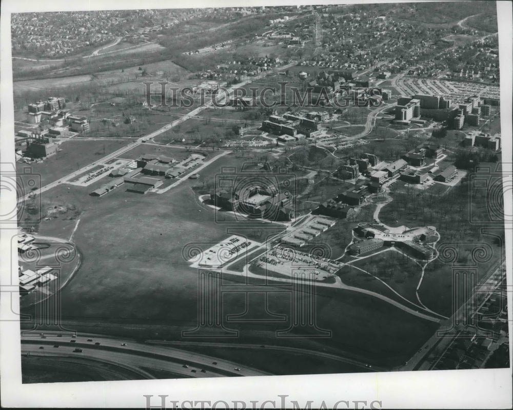 1974 Press Photo Aerial view of Milwaukee County and several institutions - Historic Images