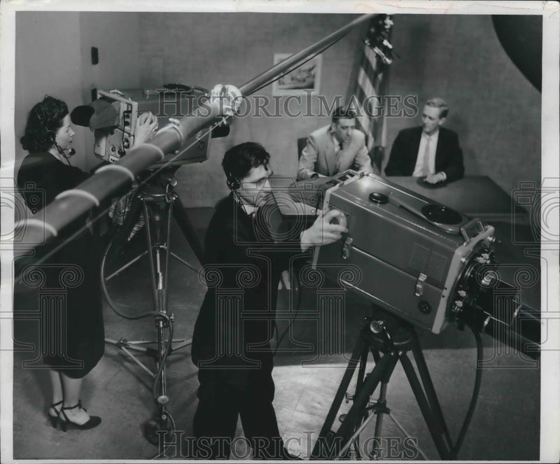 Load image into Gallery viewer, 1958 Press Photo Ministers participate in television workshop Milwaukee
