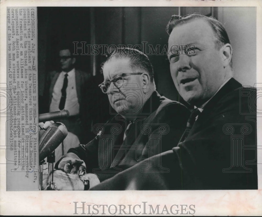 1968 Press Photo Frank E. Fitzsimmons and Walter Reuther at Conference