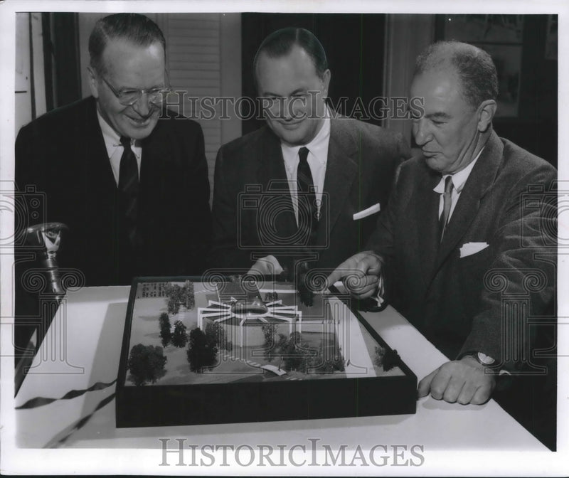 Load image into Gallery viewer, 1955 Press Photo Greater Milwaukee committee with scale model of zoo renovations
