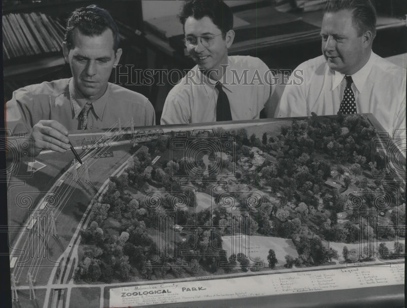 Load image into Gallery viewer, 1951 Press Photo Greater Milwaukee Committee with the new zoo layout, Wisconsin
