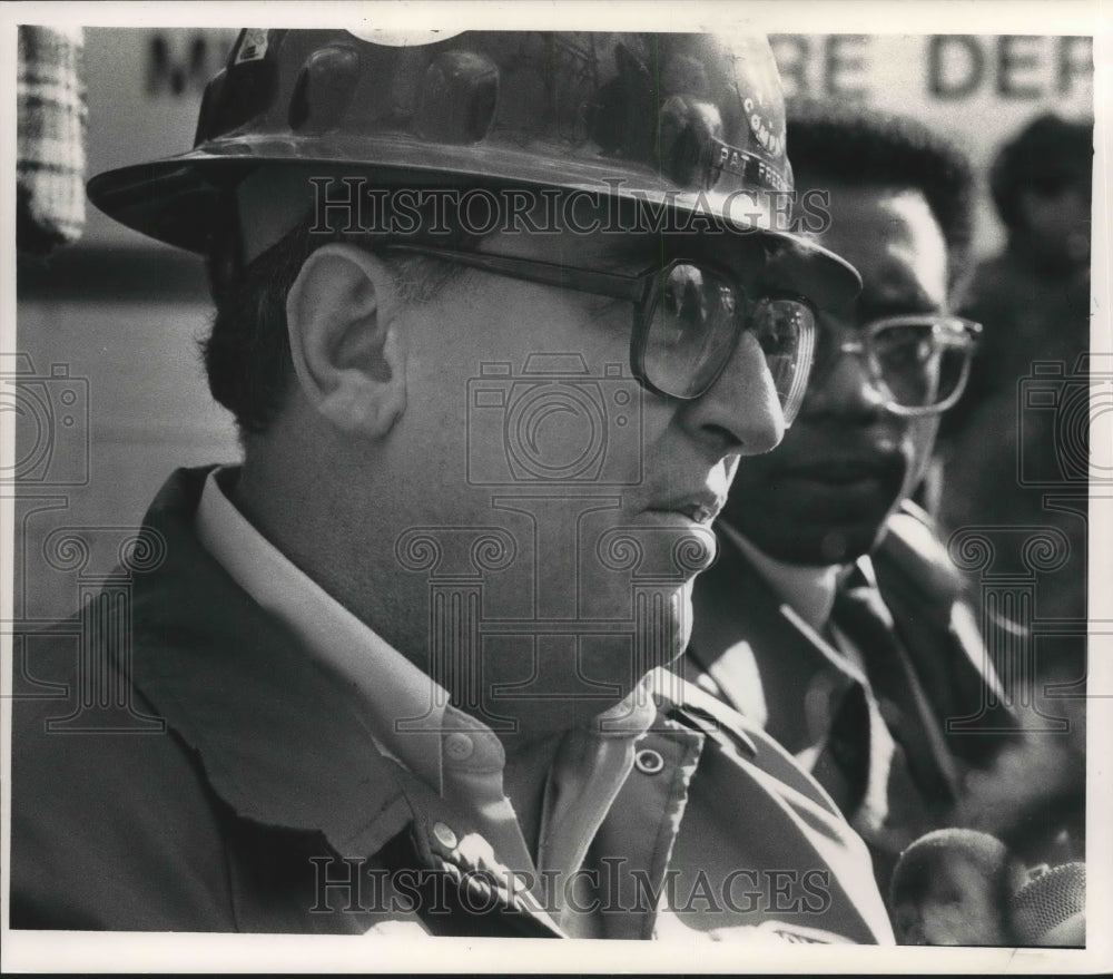 Press Photo Men Discuss Milwaukee Sewer Accident - mjb61020