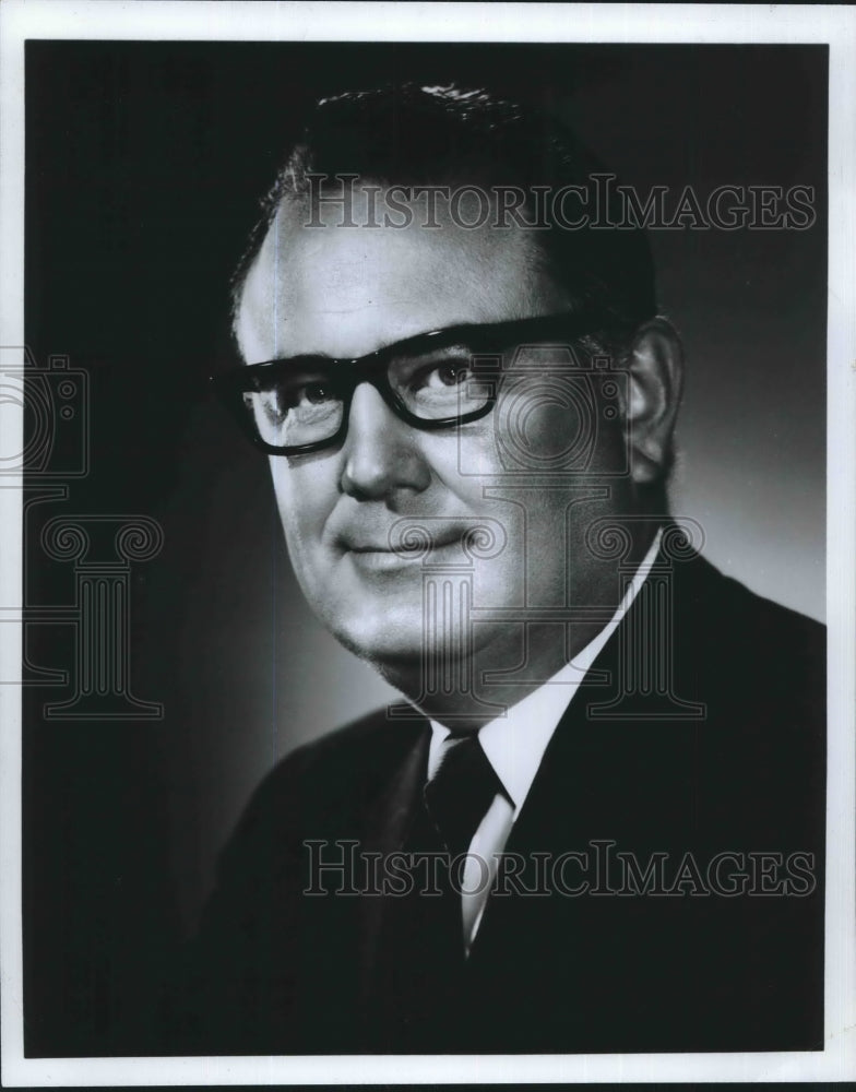 1976 Press Photo Reverend Herbert East Richards - mjb61613