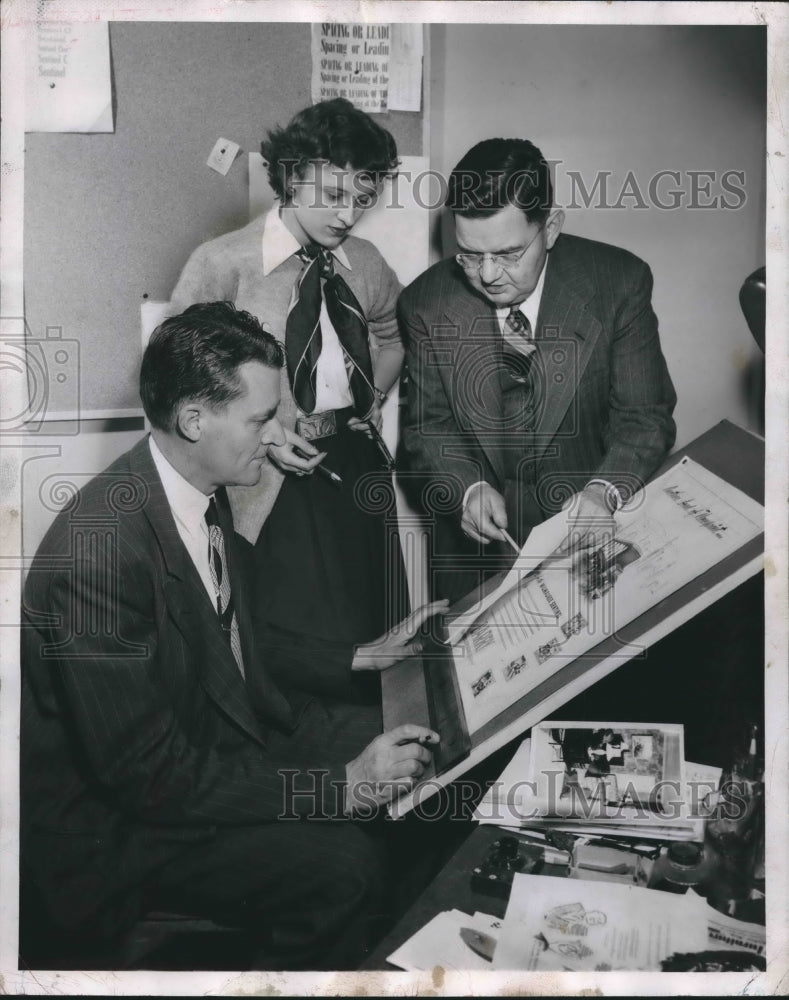 1949 Press Photo The Sentinel promotion Department has staff of 12 in Milwaukee- Historic Images