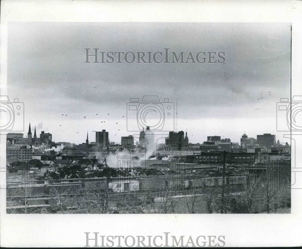 1977 Press Photo View of the Skyline of Milwaukee, Wisconsin - mjb61902