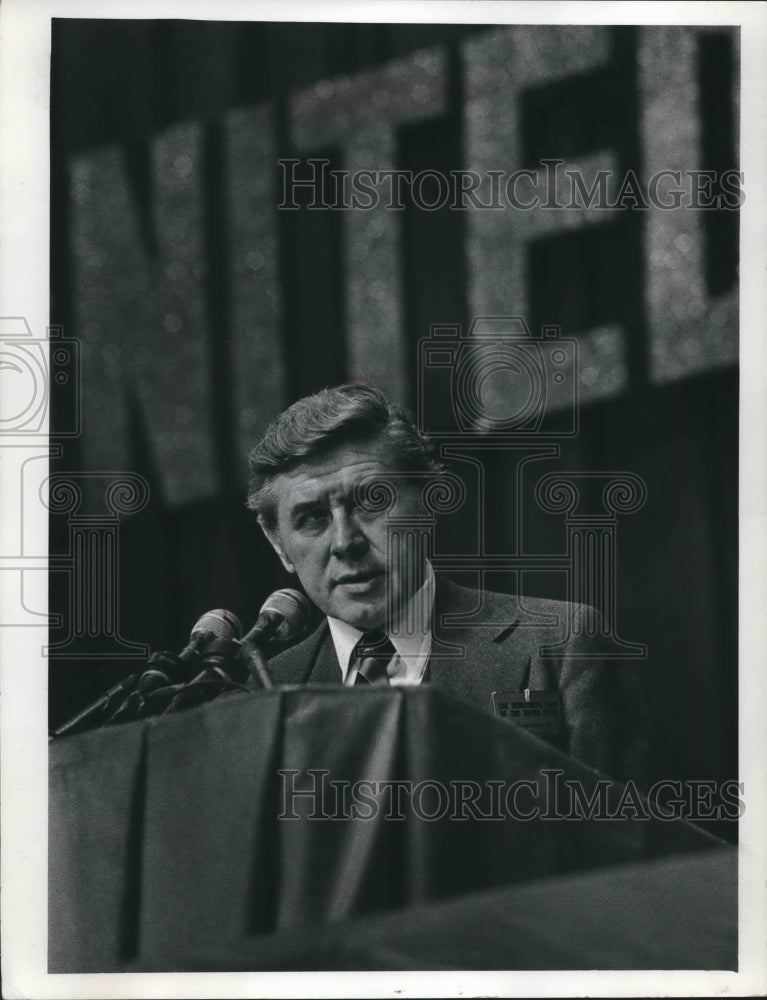 1974 Press Photo Mayor Henry Maier with Democrats in Kansas City - mjb62172