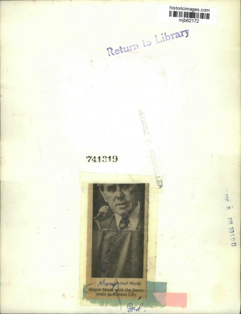 1974 Press Photo Mayor Henry Maier with Democrats in Kansas City - mjb62172