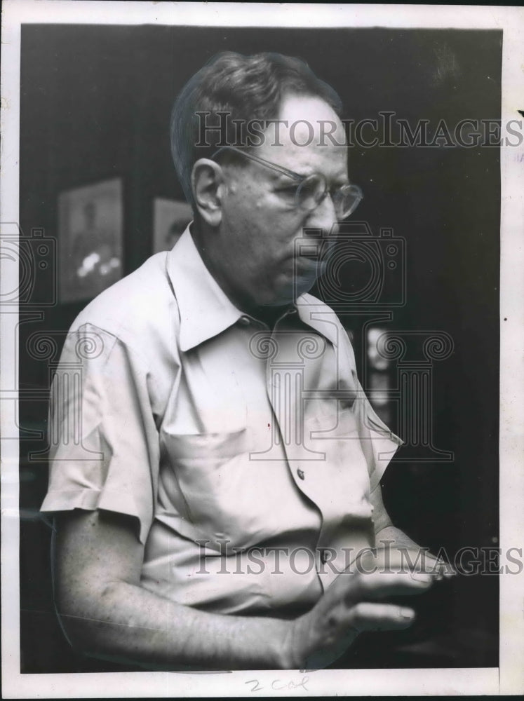 1959 Press Photo Pulitzer prize winner Elmer Rice writing on his type writer - Historic Images