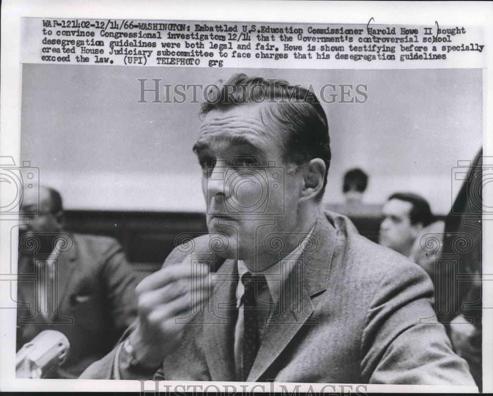1966 Press Photo U.S. Education Commissioner Harold Howe II Testifies