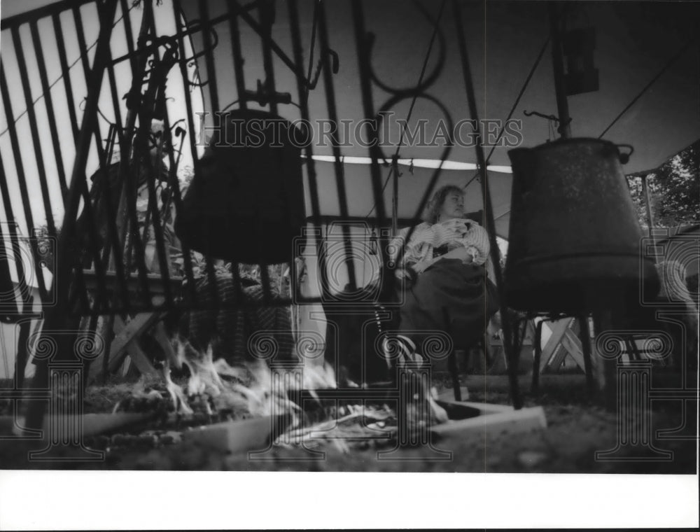 1994 Press Photo Celebration has a pioneer encampment at Okauchee Lions Park- Historic Images