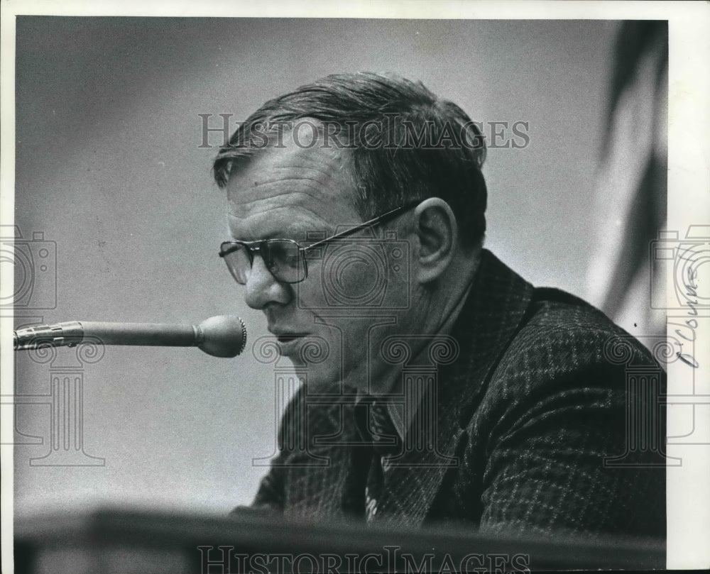 1974 Press Photo Donald O&#39;Connell Milwaukee School Board President - mjb63894