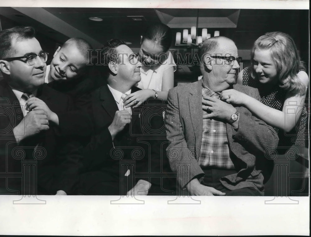 1967 Press Photo "My Pop's Tops" contest winners at The Milwaukee Sentinel
