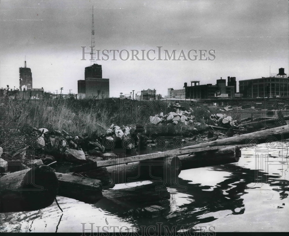 1959 Press Photo view of Wisconsin tower &amp; Schroeder hotel from Menomonee river- Historic Images