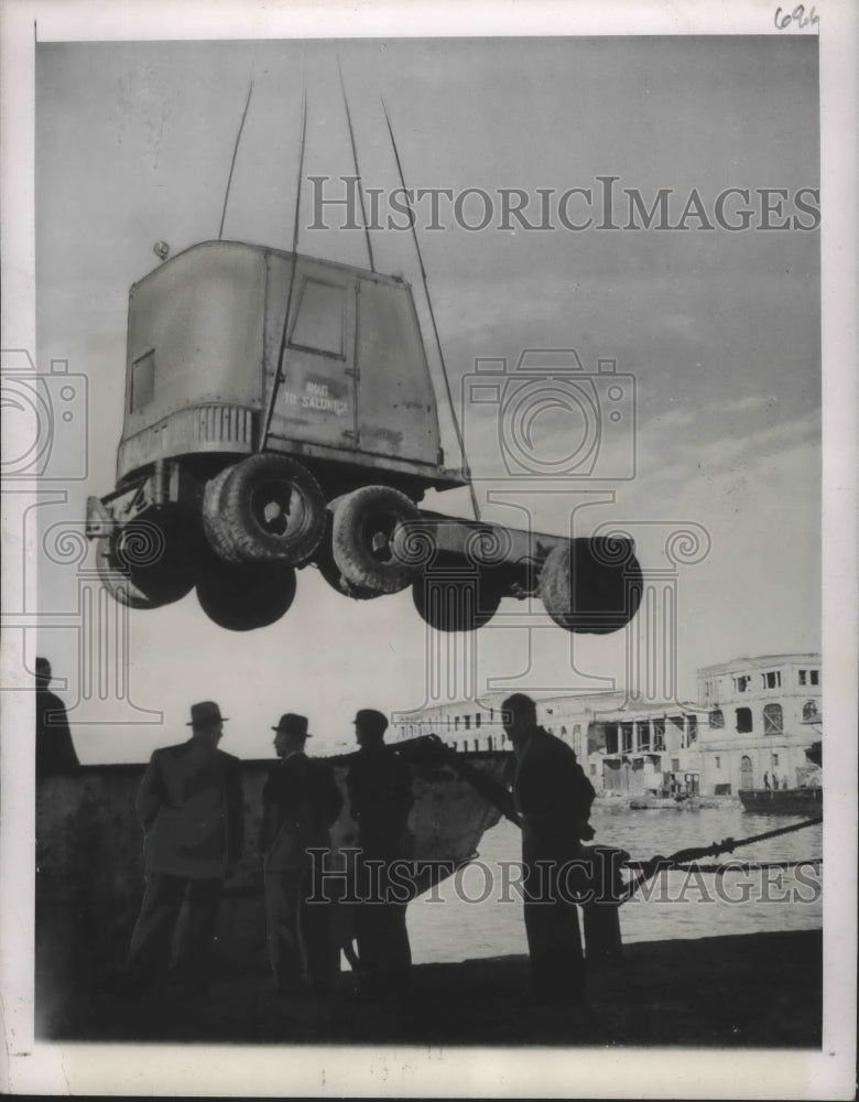 1947 Press Photo American 60-Ton Crane at the Port of Salonika in Greece - Historic Images