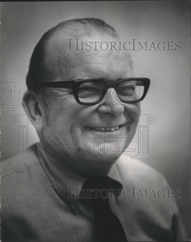 1971 Press Photo Norman Hintz, is a clerk in the county Clerk of Courts Office.- Historic Images