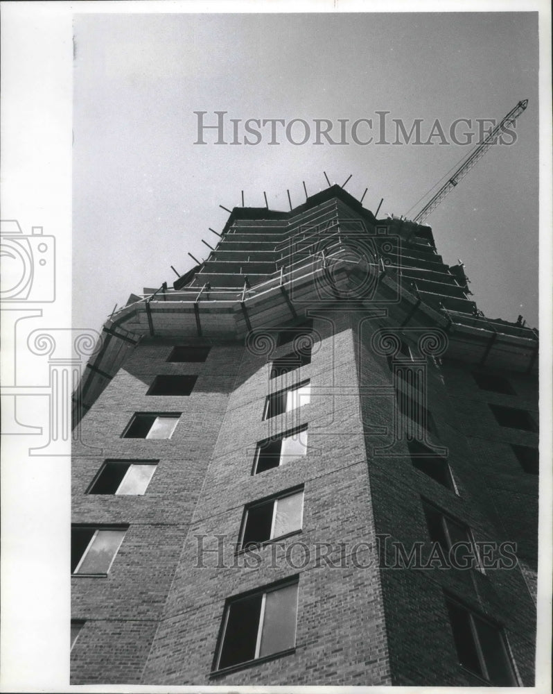1965 Press Photo Hass Housing Project Milwaukee Riverview facade - mjb64484
