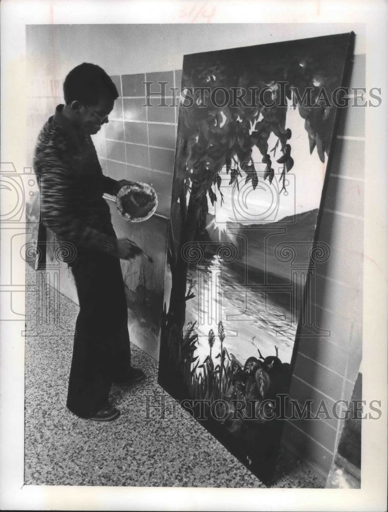 1976 Press Photo Student works on a painting At Custer High School in Milwaukee.- Historic Images