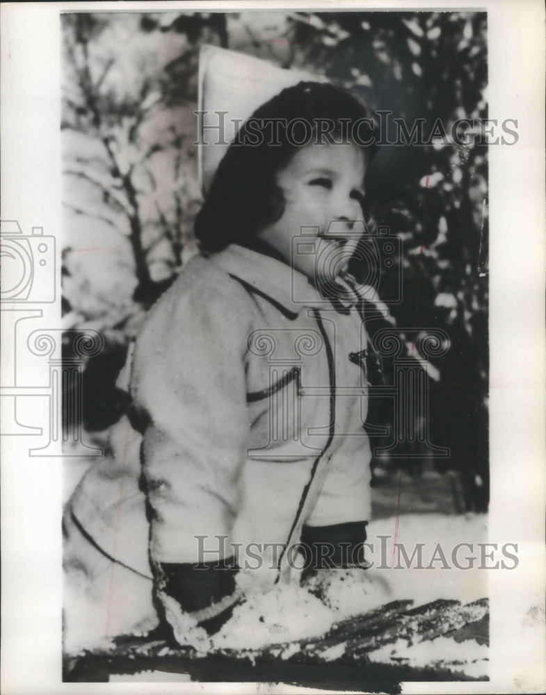 Load image into Gallery viewer, 1964 Press Photo As a chubby 3 year old princess she played in snow, Copenhagen
