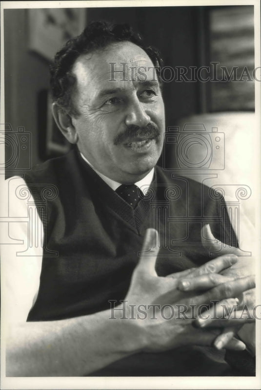 1969 Press Photo Milton Friend, Director of National Wildlife Health Research- Historic Images