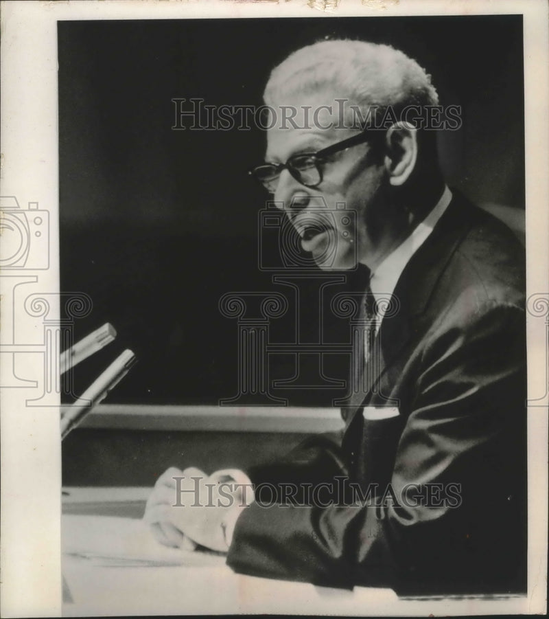 Load image into Gallery viewer, 1965 Press Photo Arthur Goldberg, US and Russia to destroy nuclear weapons
