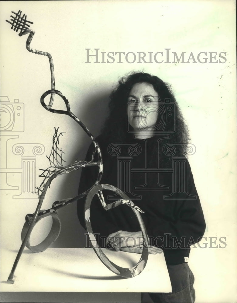 1988 Press Photo Hilary Goldblatt operates Hartbronze Incorporated in Milwaukee- Historic Images