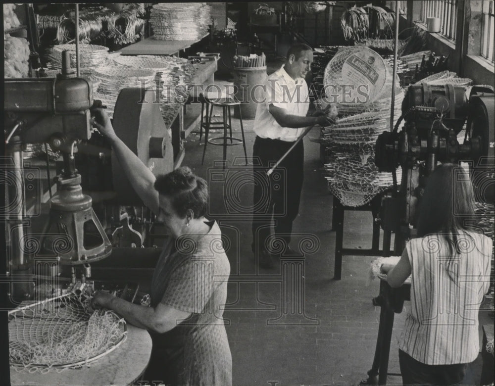 1968 Press Photo Edward Matras, Frabill Manufacturing Company, Milwaukee