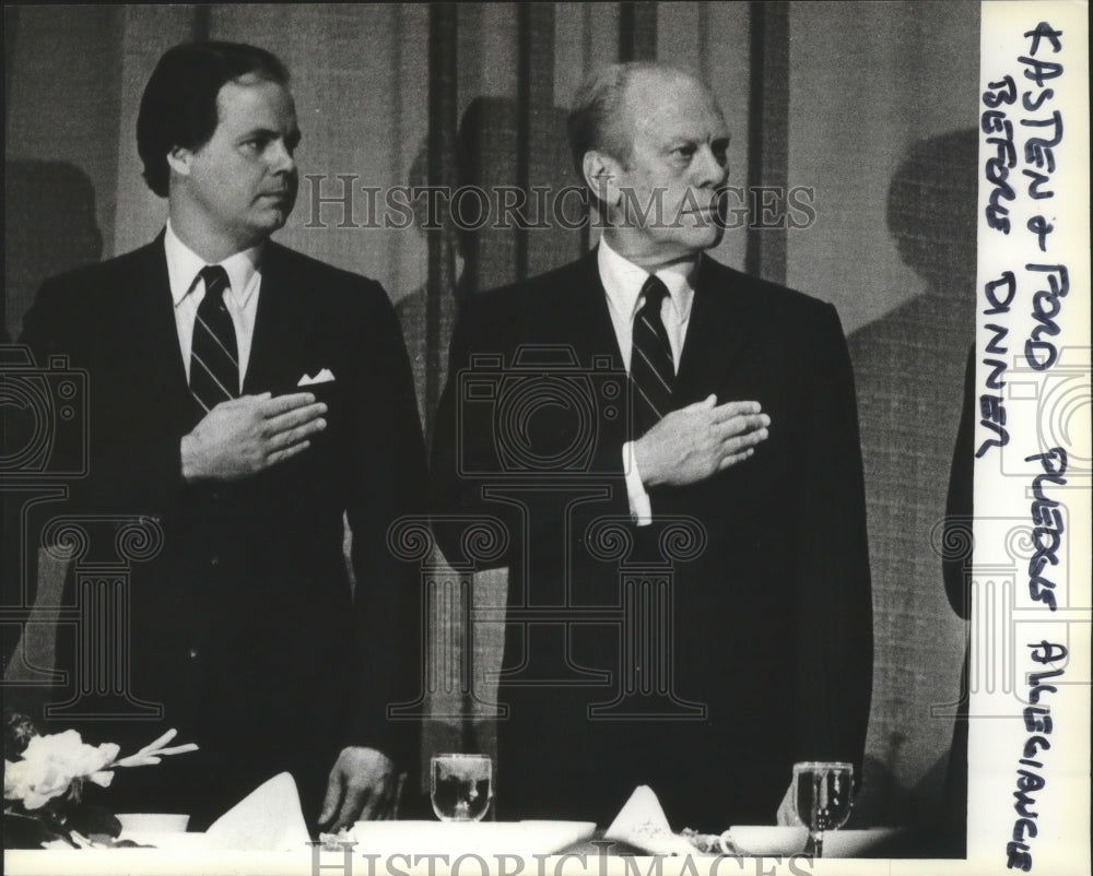 1962 Press Photo Kasten and Gerald Ford - private citizen- say pledge- Milwaukee- Historic Images