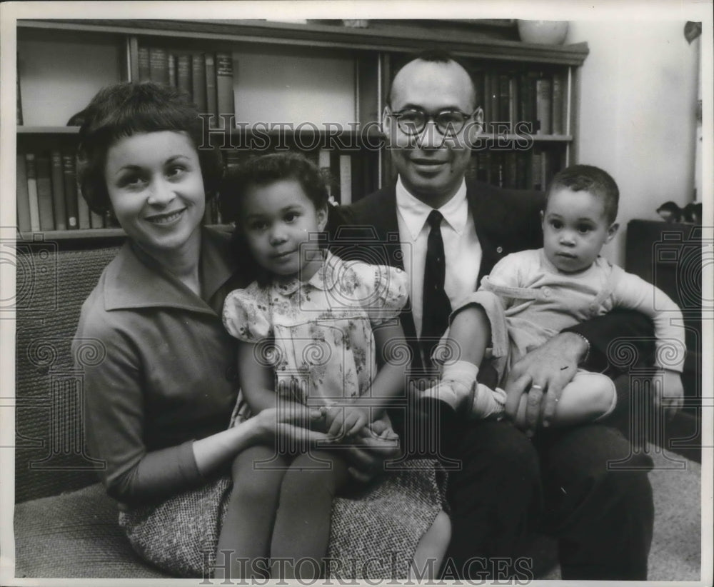 1961 Press Photo Cornelius L Golightly Family Portrait wife and children