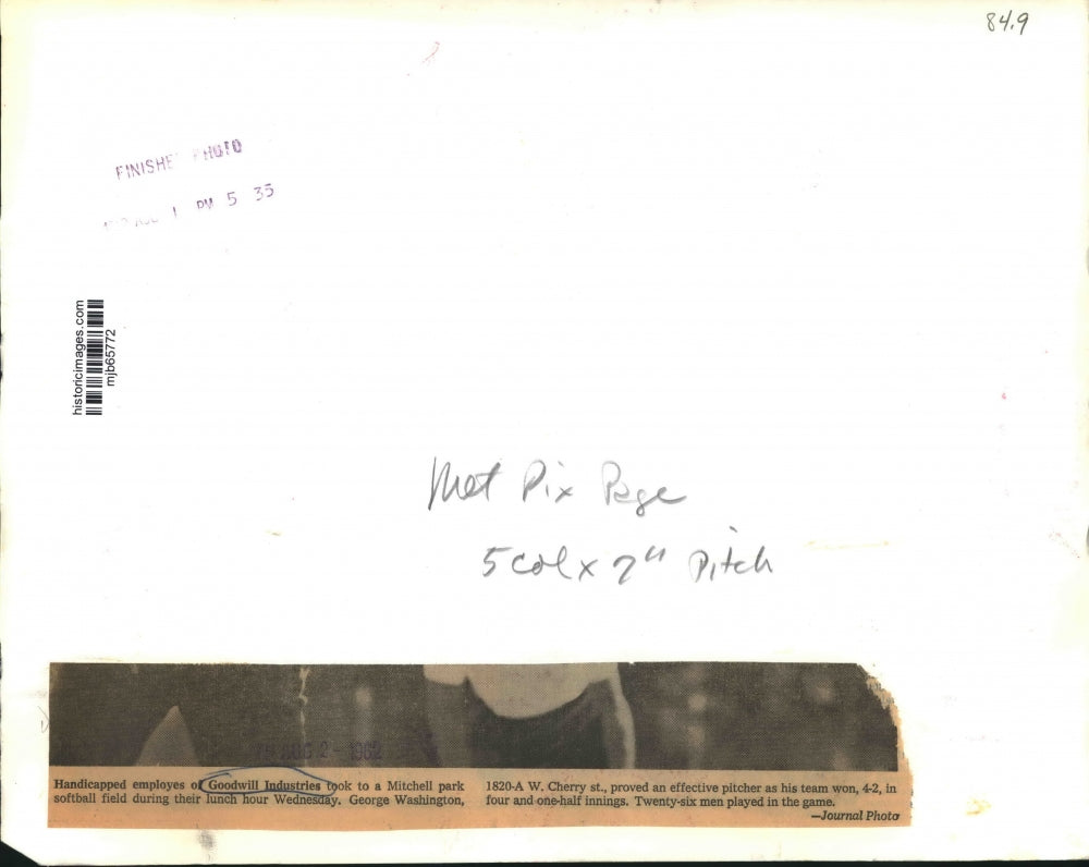 1962 Press Photo Handicapped employees of Goodwill at Mitchell Park - mjb65772