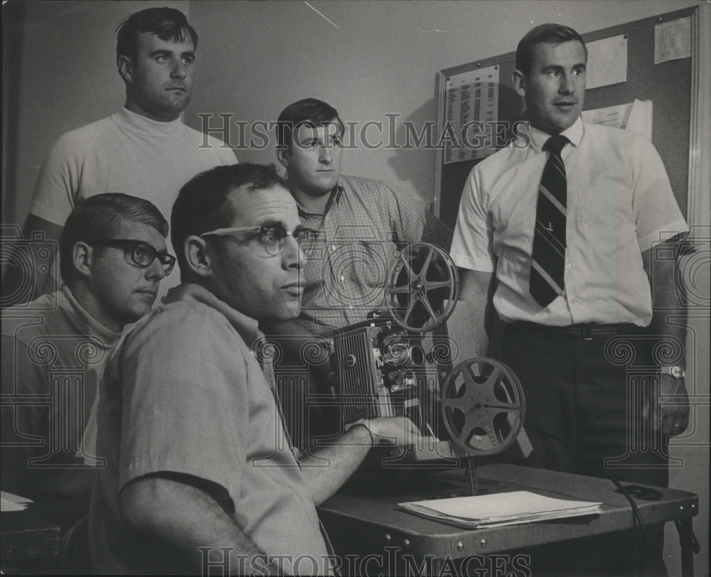 1970 Press Photo UWM head football coach Jerry Golembiewski - mjb65849